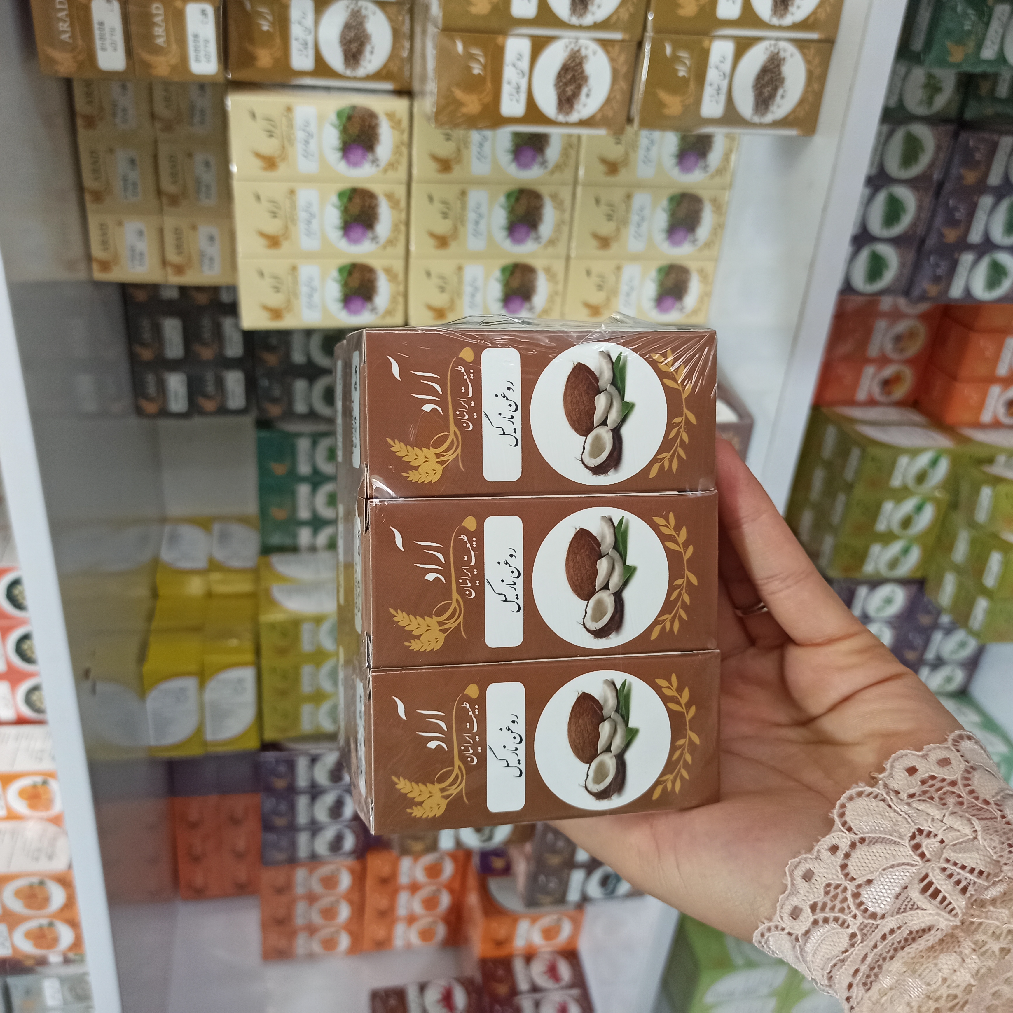 روغن نارگیل آراد طبیعت  ایرانیان 100%خالص و طبیعی